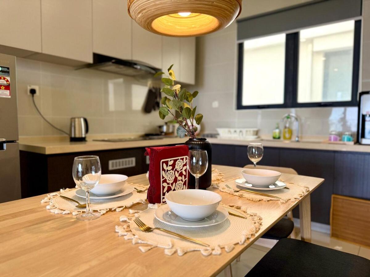 Amberside Jb View 3br3b 10pax Floor At Jb *