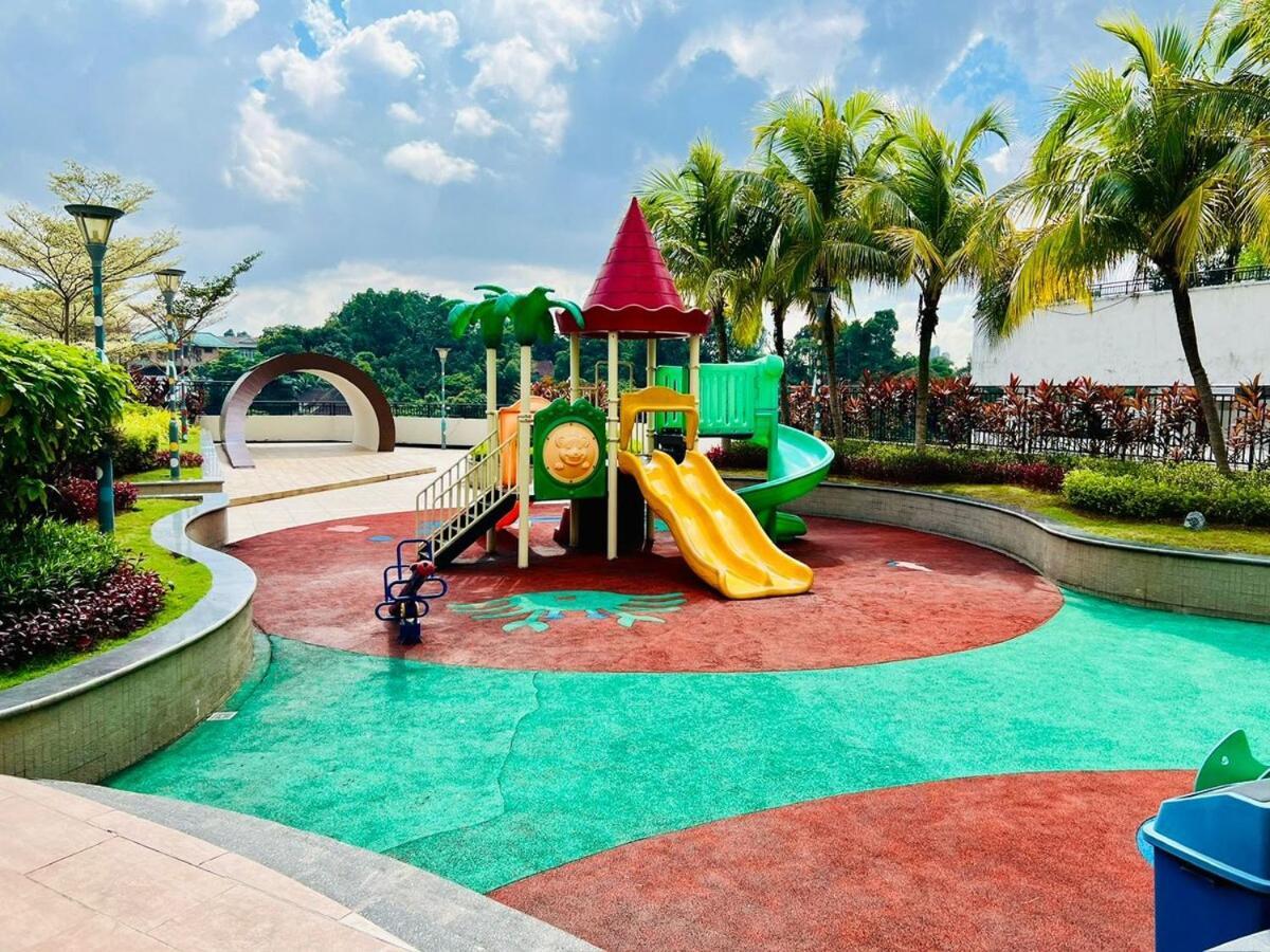 Amberside Jb View 3br3b 10pax Floor At Jb Johor Bahru