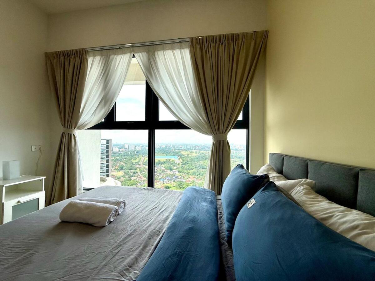 Amberside Jb View 3br3b 10pax Floor At Jb Johor Bahru
