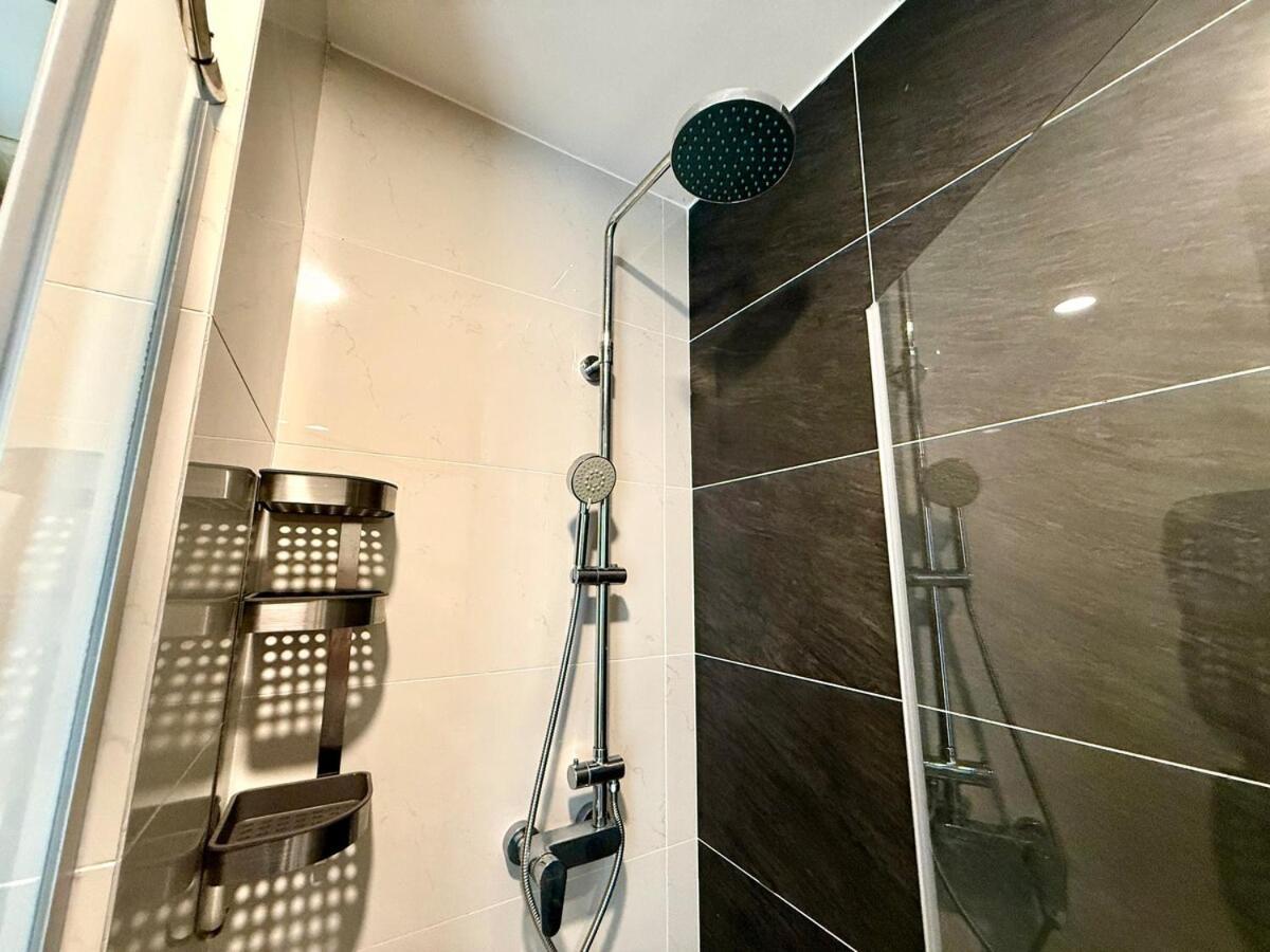 Pangsapuri Amberside Jb View 3br3b 10pax Floor At Jb Johor Bahru